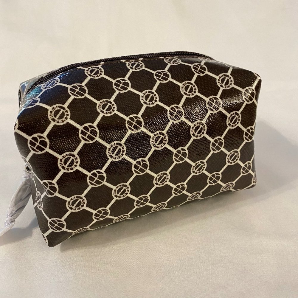 Henri Bendel signature cosmetic makeup case - NEW!